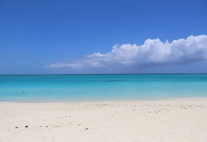 White sand and turquoise sea at Grace Bay Beach, Providenciales